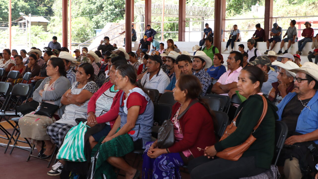 Despacho del Gobernador y Sebiso llevan apoyos sociales a 2 mil familias de San Bartolo  