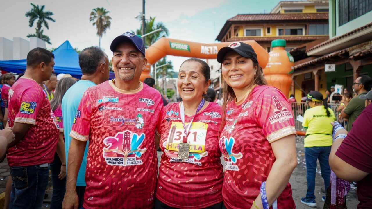 Sana convivencia y deporte en exitosa tercera edición del medio maratón de Huejutla