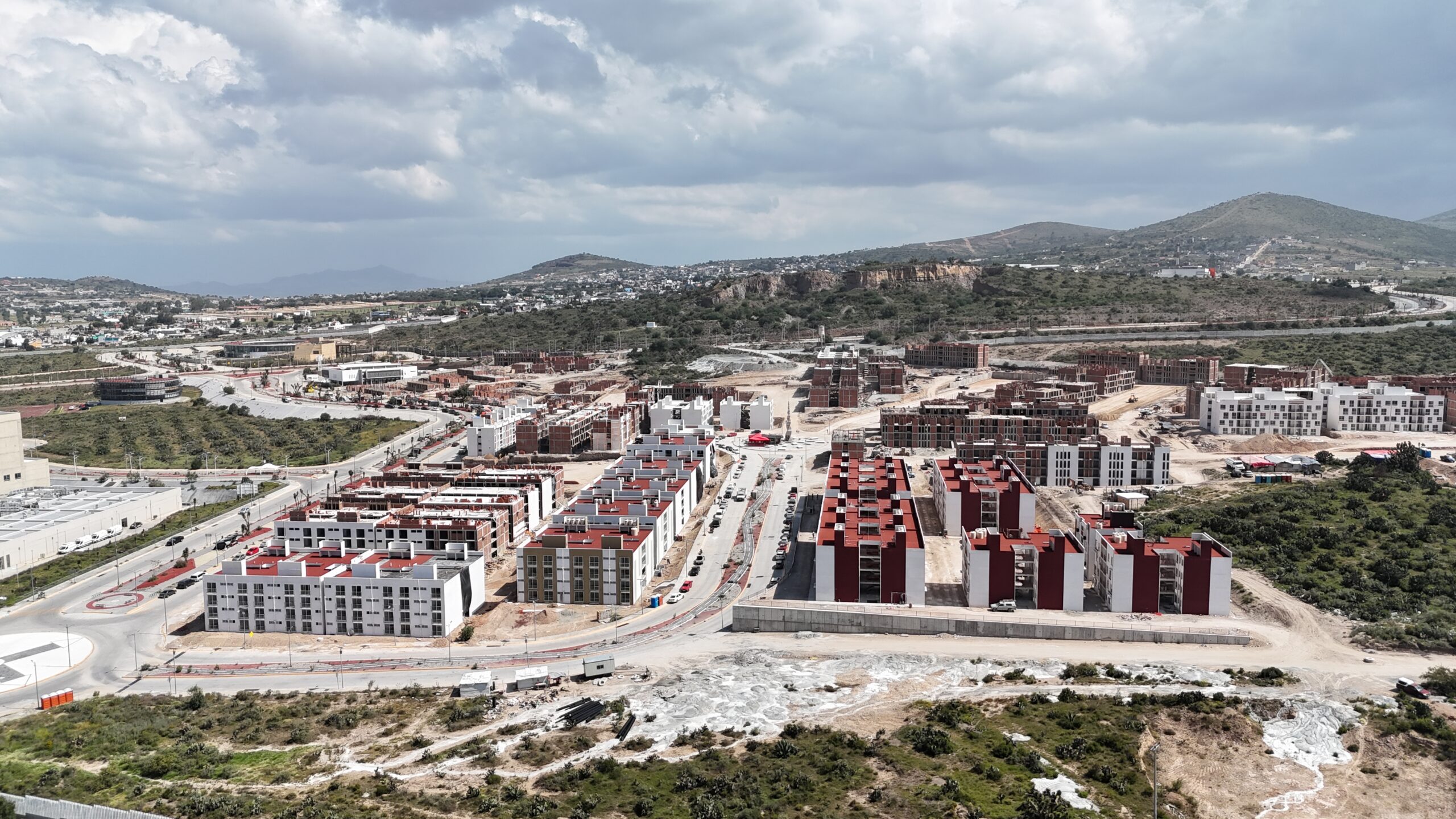 Trabajo coordinado asegura que predios donde se construye vivienda sean los más aptos: Miguel Tello