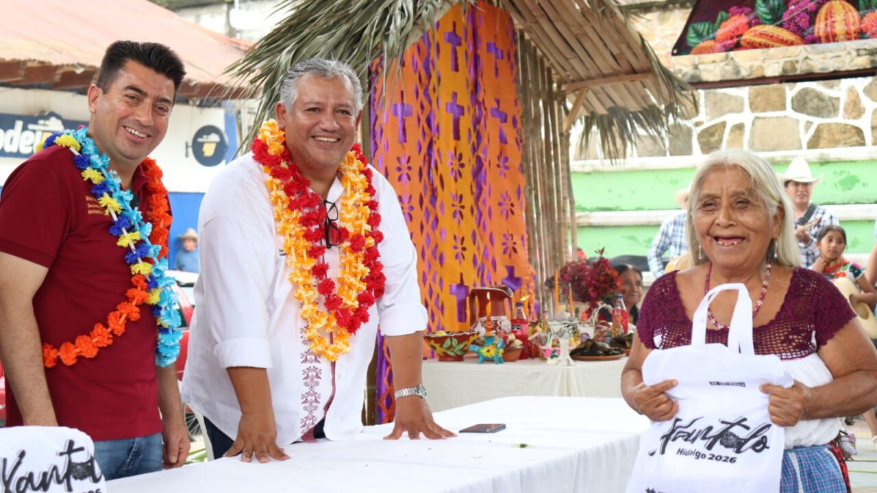 Inició gobierno de Hidalgo entrega de cacao y azúcar en la Huasteca
